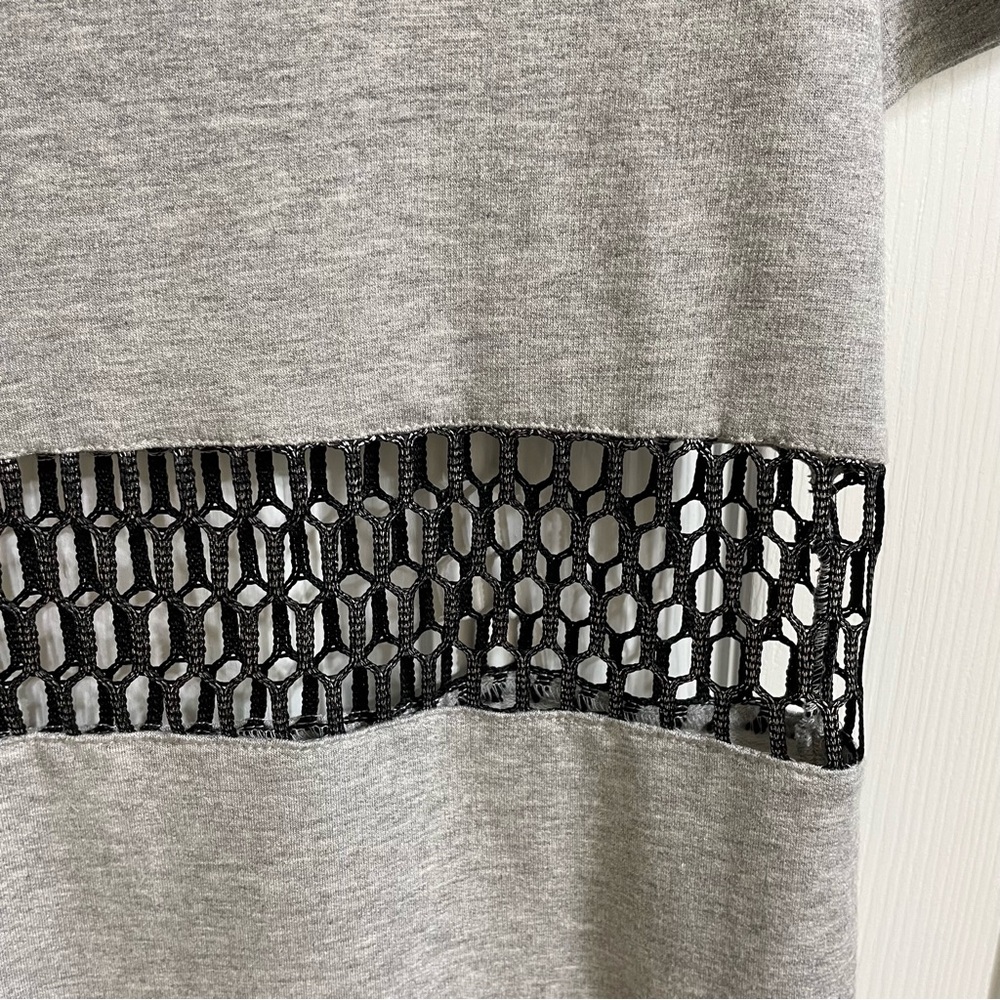 Benjamin Jay Light Gray Black Mesh Short Sleeve Top Women’s Size M - Picture 7 of 7